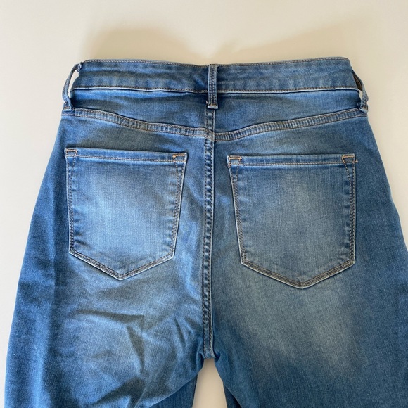 Old navy high waisted jeans - Picture 4 of 5